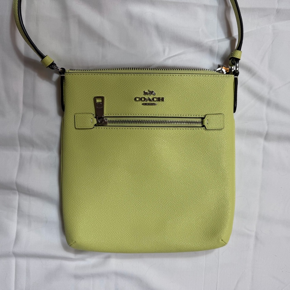 NWOT Coach Mini Rowan File Bag pale lime - Picture 2 of 8